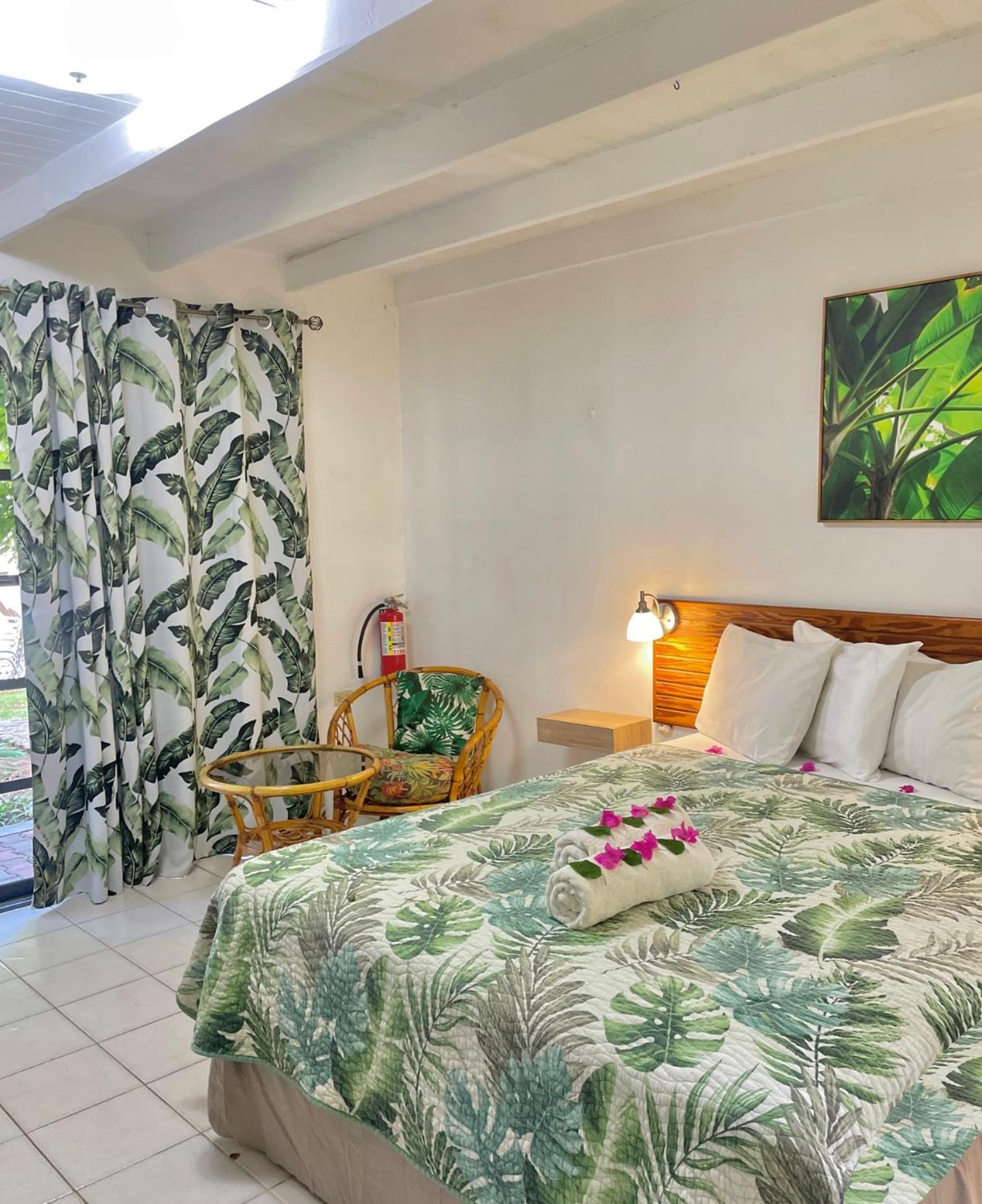 Bananaquit Tobago -Stay Near The Beach Crown Point Eksteriør bilde