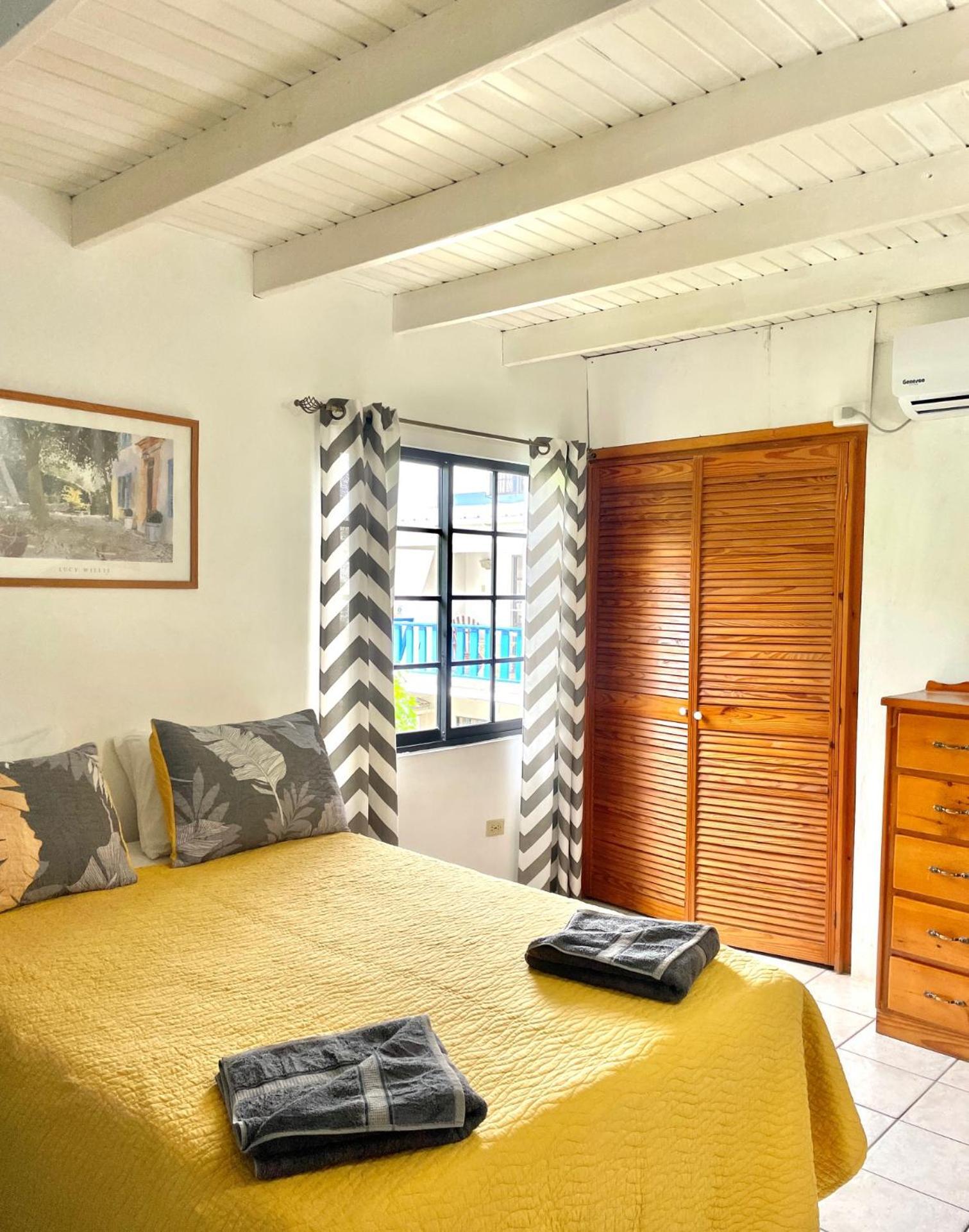 Bananaquit Tobago -Stay Near The Beach Crown Point Eksteriør bilde